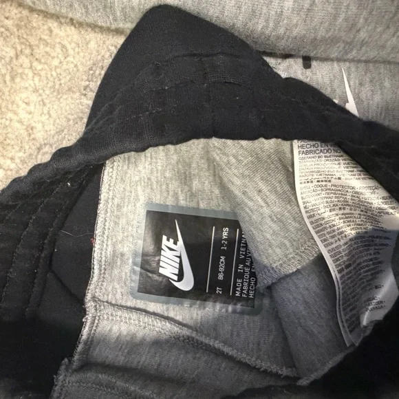 Toddler Gray and Black Nike tech - Picture 3 of 3